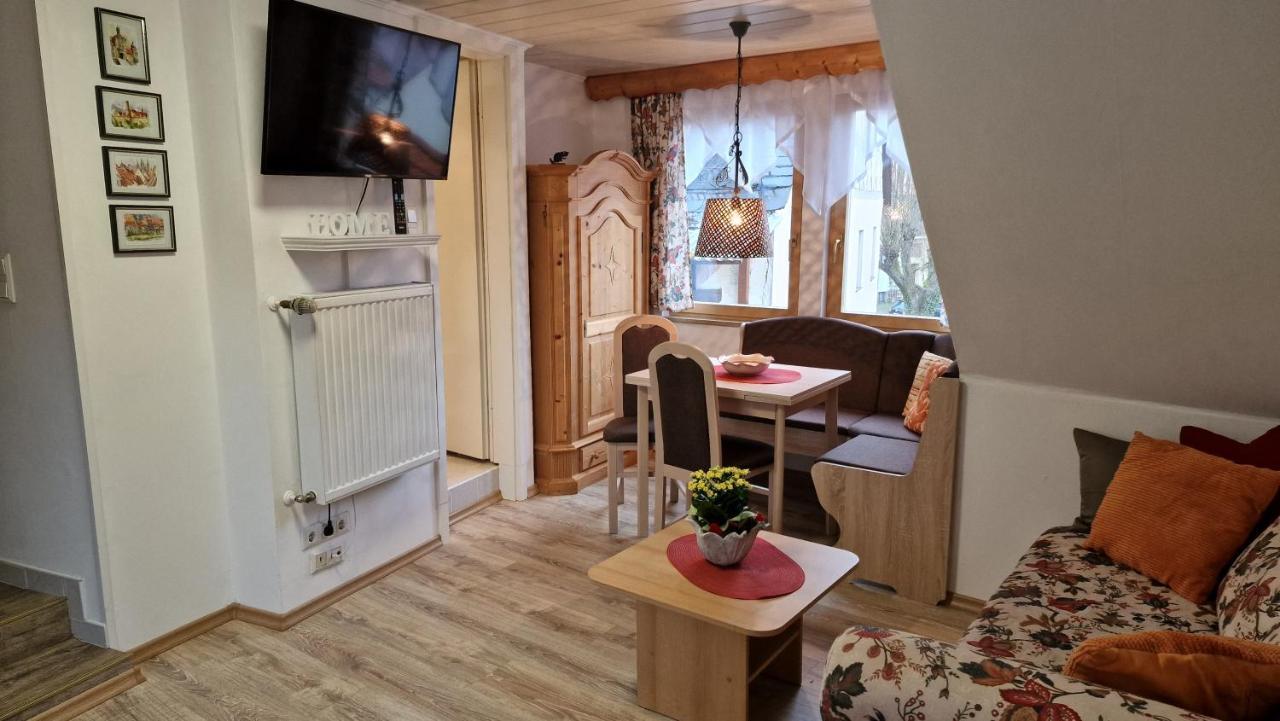 Haus Jutta Hotel Goessweinstein Buitenkant foto