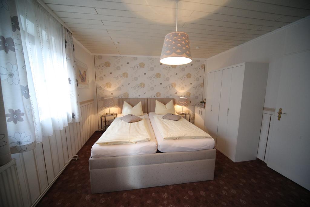 Haus Jutta Hotel Goessweinstein Buitenkant foto