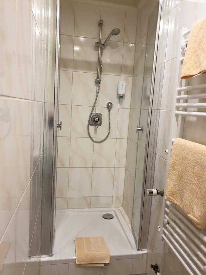 Haus Jutta Hotel Goessweinstein Buitenkant foto