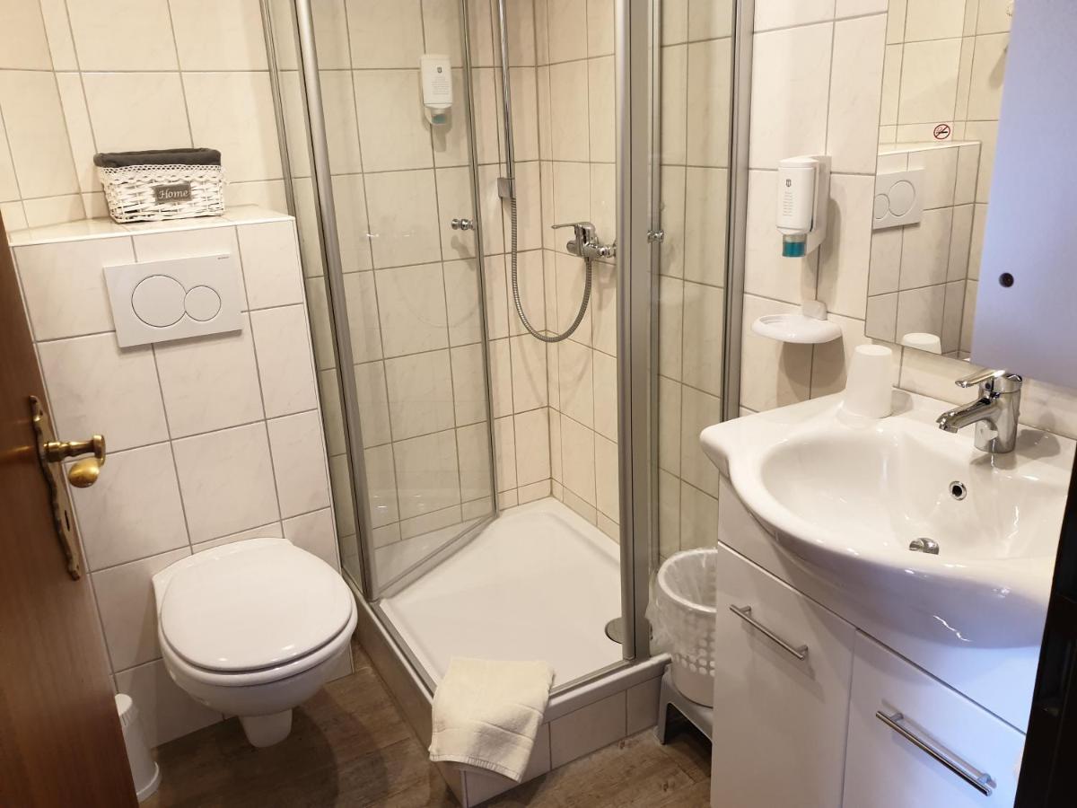 Haus Jutta Hotel Goessweinstein Buitenkant foto